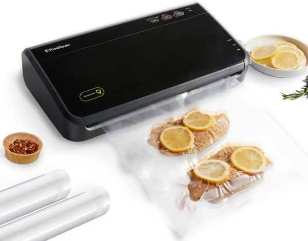 FoodSaver Deluxe Vacuum Sealer Machine - Freshness Expert